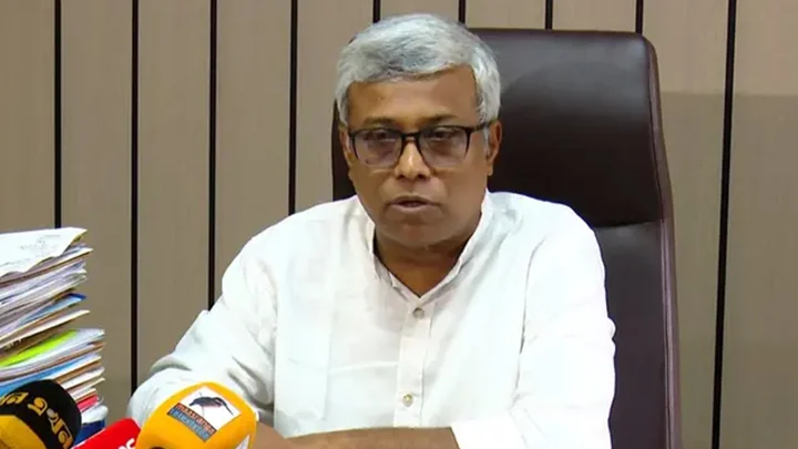 বাধ্য হয়েই জ্বালানি তেলের মূল্য সমন্বয় করতে হয়েছে: জ্বালানি প্রতিমন্ত্রী